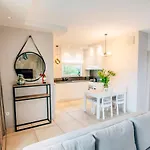 El Apartments - Orion