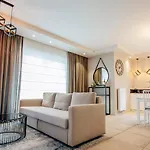 El Apartments - Orion